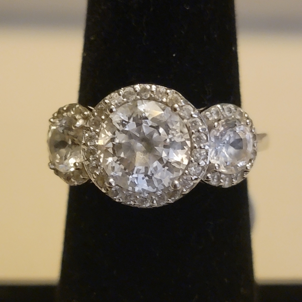 Beautiful sterling silver cz  size 6.75
